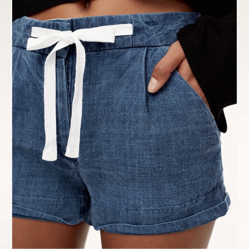 Wilfred Allegra shorts in linen blend